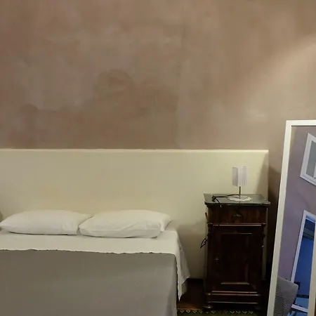 多米诺克斯旅馆 招待所