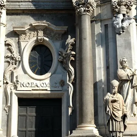 多米诺克斯旅馆