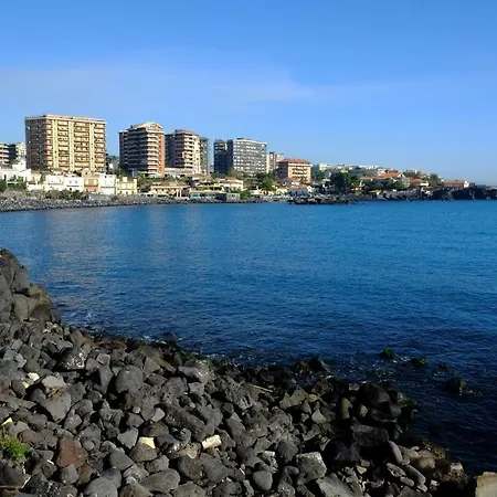 多米诺克斯旅馆 卡塔尼亚