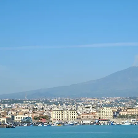 多米诺克斯旅馆 4*