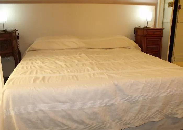 多米诺克斯旅馆 4*