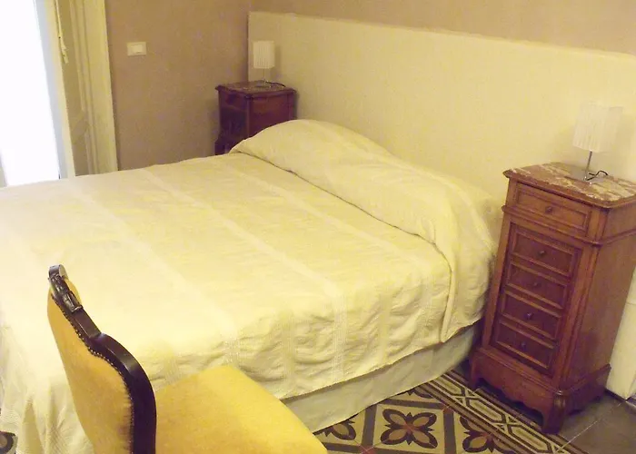 多米诺克斯旅馆