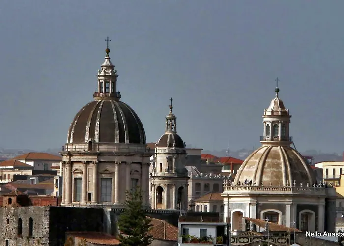 多米诺克斯旅馆 卡塔尼亚