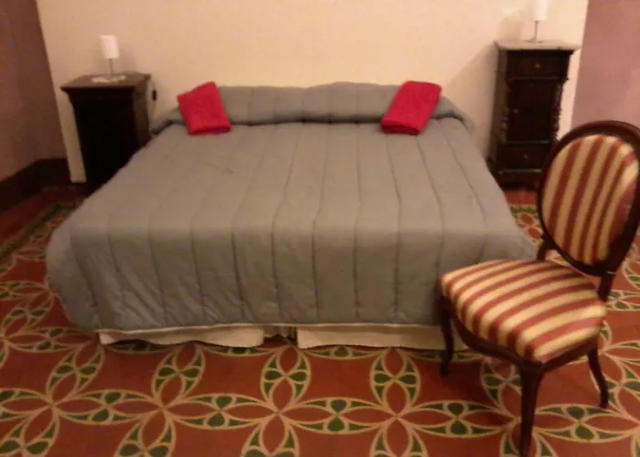 多米诺克斯旅馆 卡塔尼亚