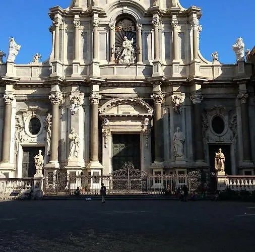 多米诺克斯旅馆